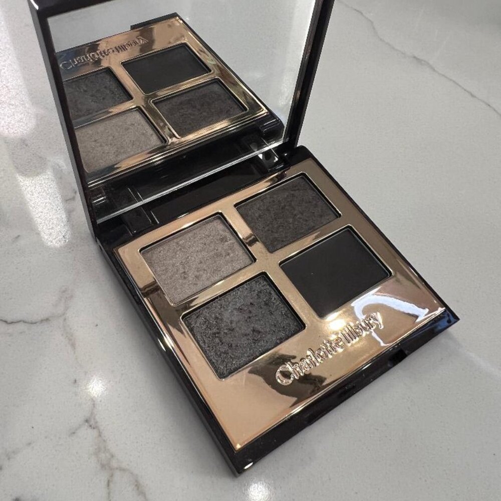 Charlotte Tilbury- Rock Chic Eye Shadow Palette - Picture 2 of 6